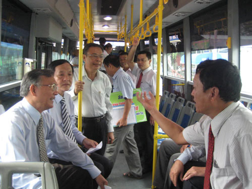 TP Hồ Chí Minh đưa vào hoạt động tuyến xe buýt sàn thấp đầu tiên